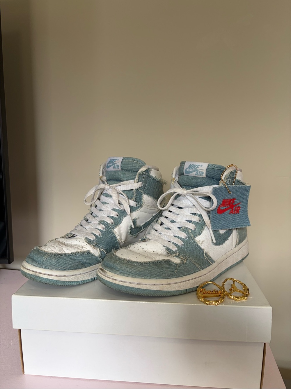 Nike Womens Air Jordan 1 Retro High Denim Sneakers - White & Light Blue Denim